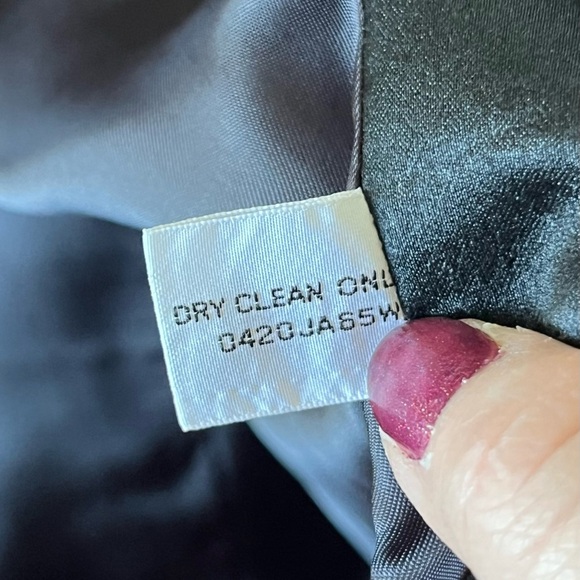 Vintage Saks Fifth Avenue 100% Pure Wool Black Blazer SIZE 10 (Large) - Picture 9 of 9